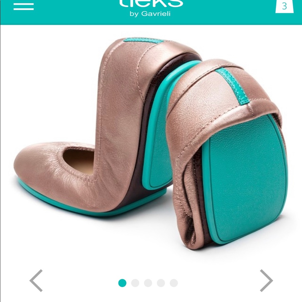 ISO TIEKS very good condition. Size 10